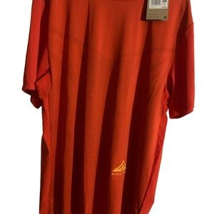 Nike Trail Men’s Dri-Fit Orange Short Sleeve Shirt $50 Retail New with Tags